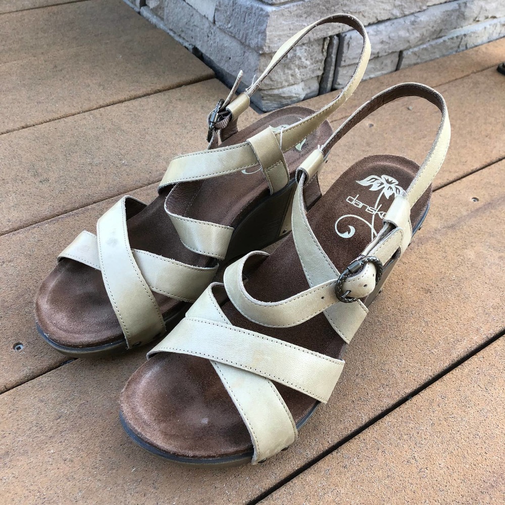 Dansko Frida Wedge Sandal Size 9